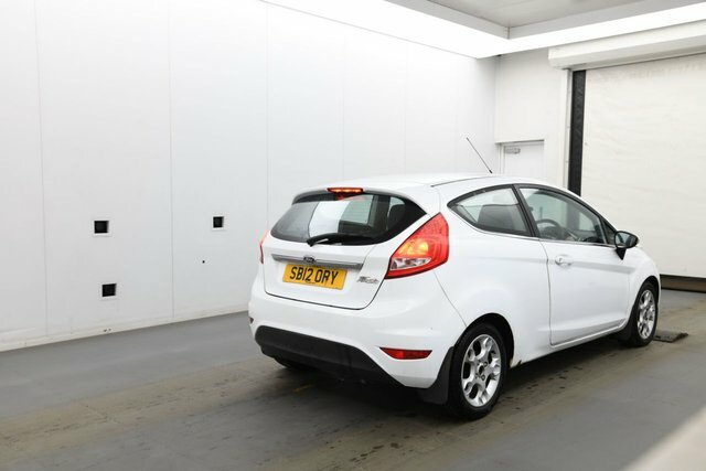 Ford Fiesta Zetec Hatchback White #3