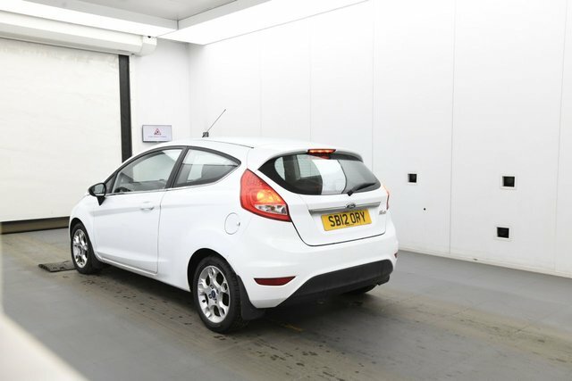 Ford Fiesta Zetec Hatchback White #2