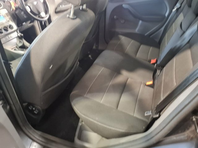Ford Focus Zetec Tdci 5-Door Silver #12