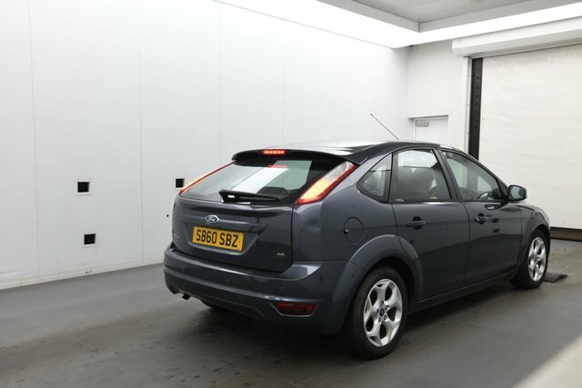 Ford Focus Zetec Tdci 5-Door Silver #2