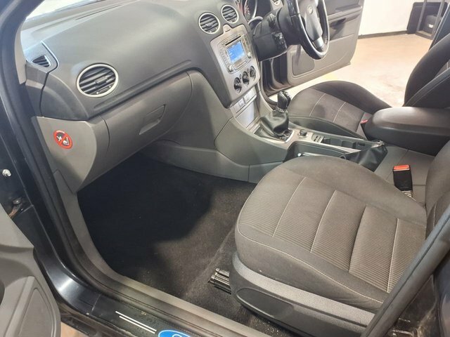 Ford Focus Zetec Tdci 5-Door Silver #10