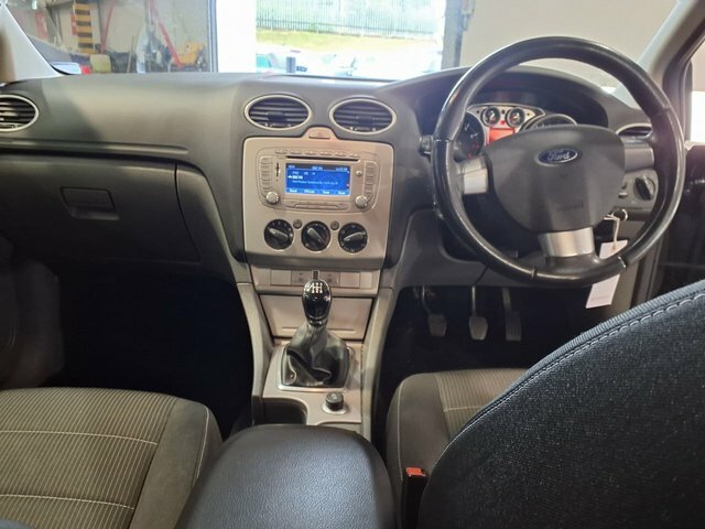Ford Focus Zetec Tdci 5-Door Silver #9