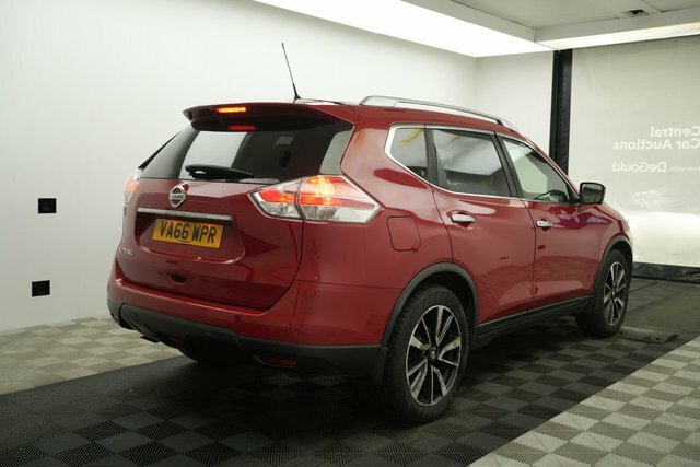 Nissan X-Trail Dci Tekna Suv Red #2