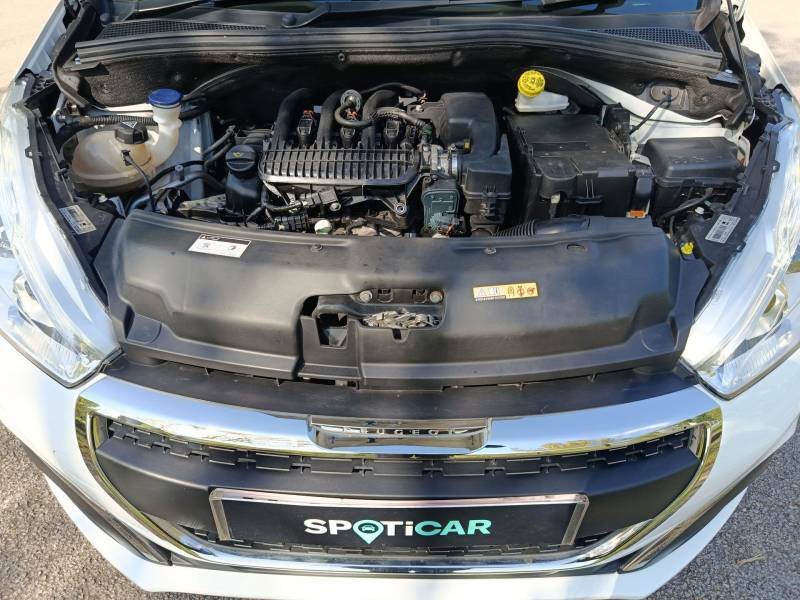 Peugeot 208 Allure Black #8