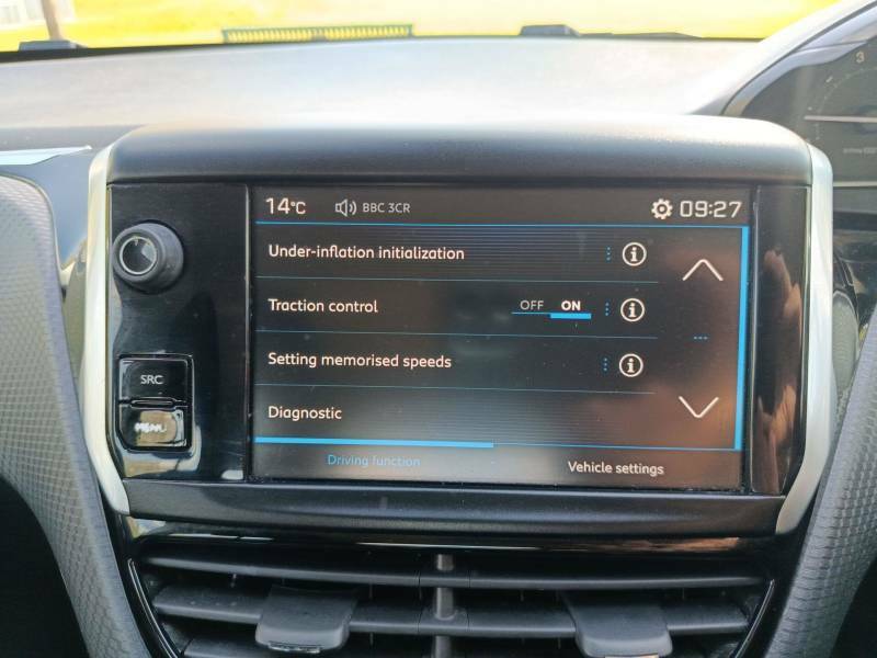 Peugeot 208 Allure Black #18