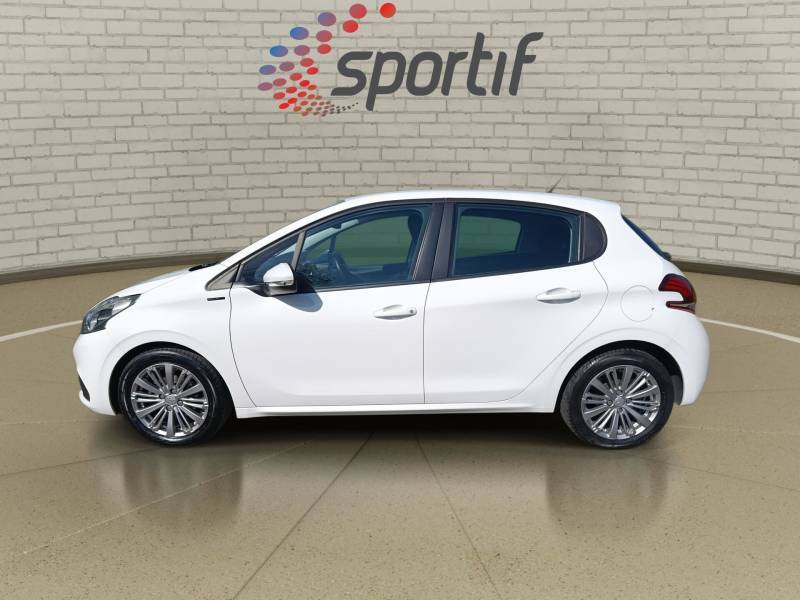 Peugeot 208 Allure Black #22