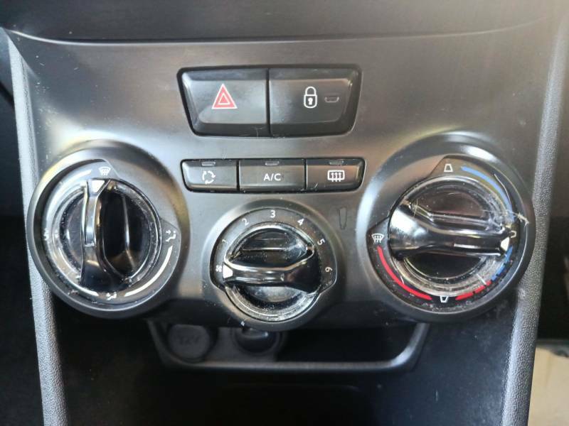 Peugeot 208 Allure Black #7