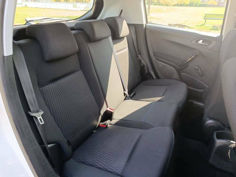 Peugeot 208 Allure Black #14