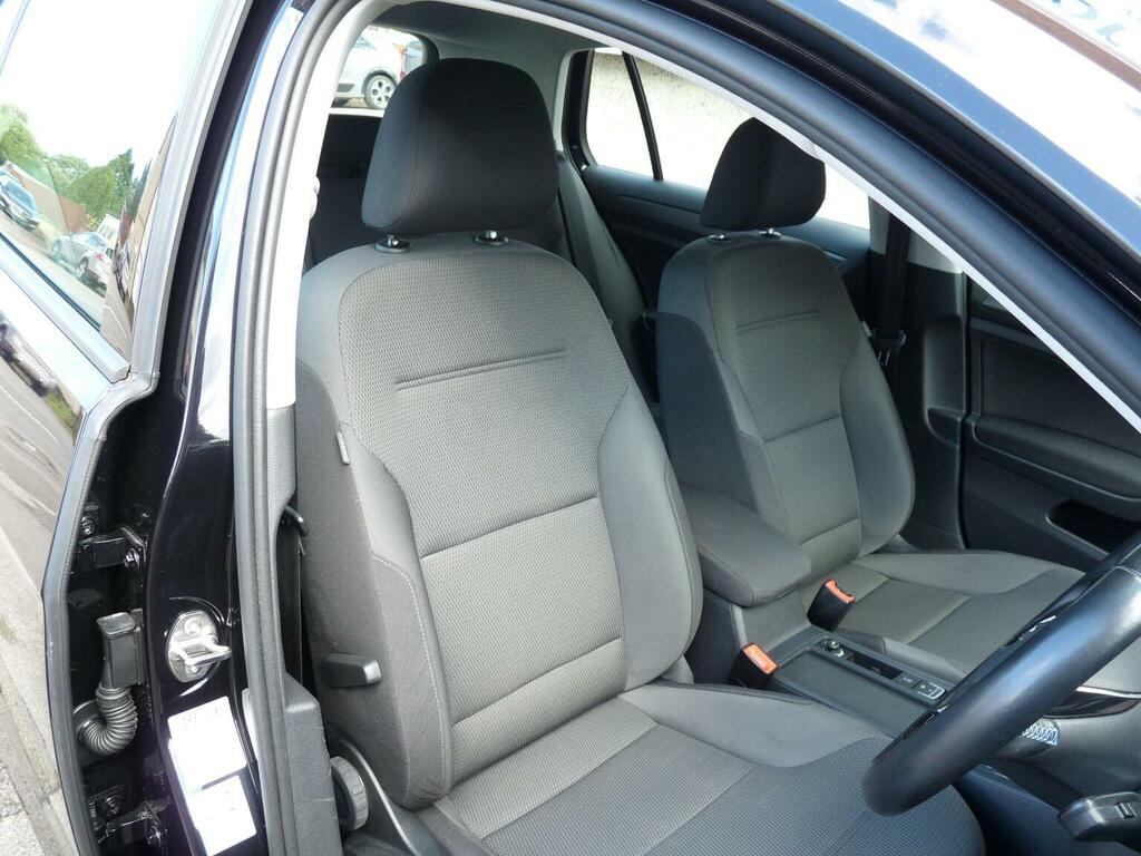 Volkswagen e-Golf Hatchback 35.8Kwh E-golf 202070 NL70HLW Black #4