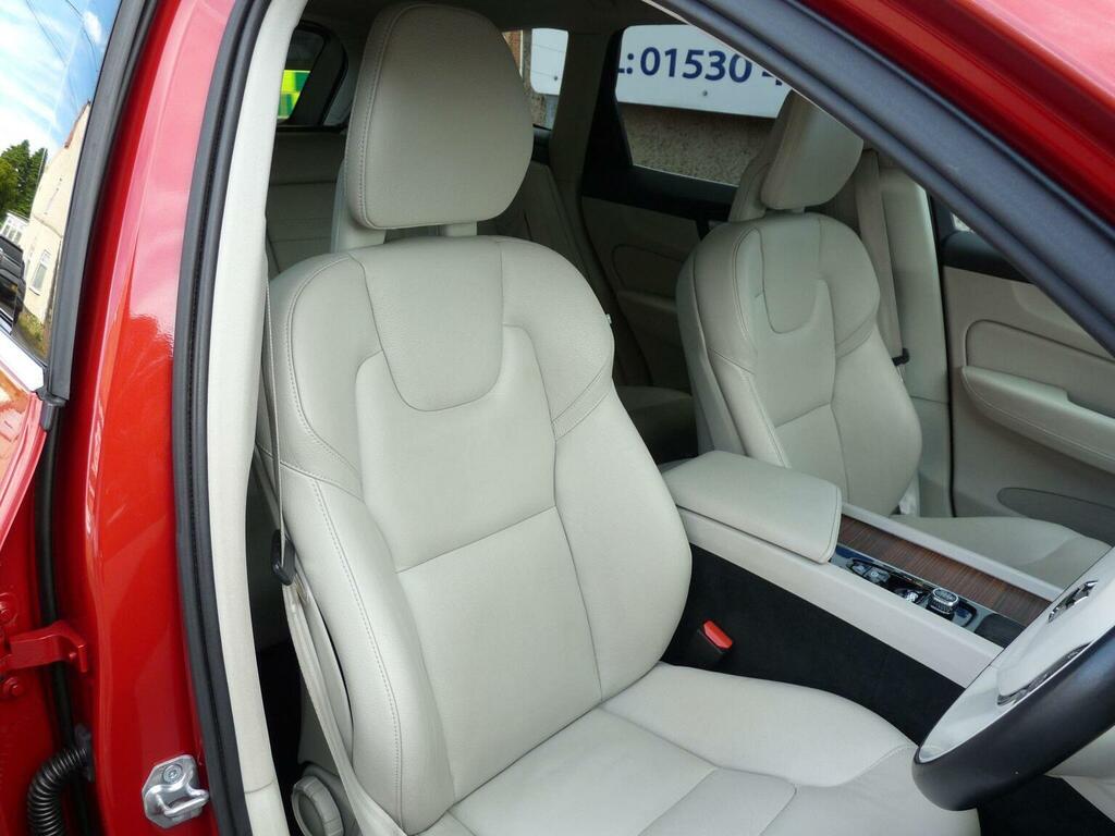 Volvo XC60 2.0 D4 Momentum Awd Euro 6 Ss Red #4