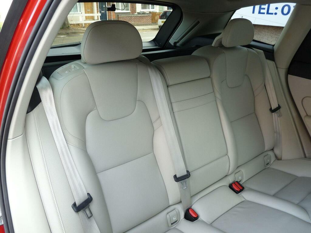 Volvo XC60 2.0 D4 Momentum Awd Euro 6 Ss Red #5
