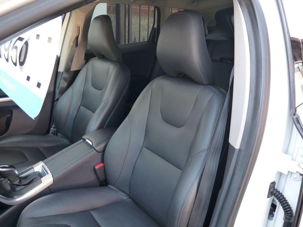 Volvo XC60  White #27