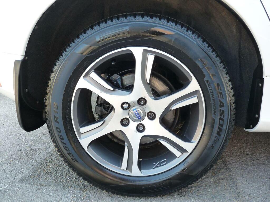 Volvo XC60  White #42