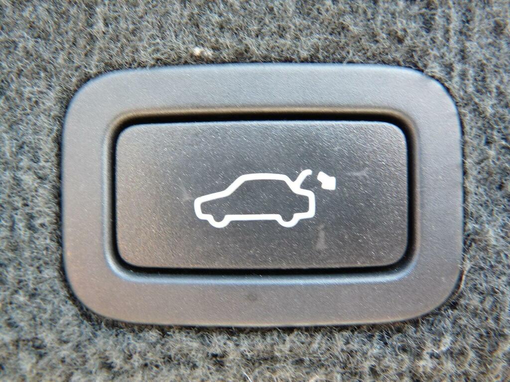 Volvo XC60  White #36