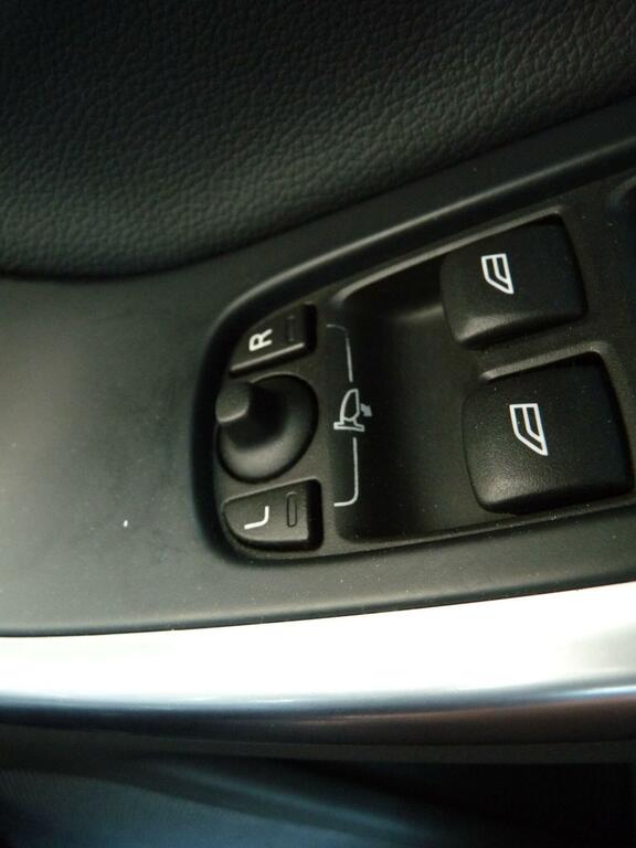 Volvo XC60  White #22