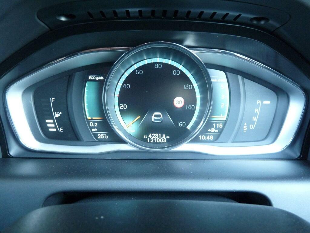 Volvo XC60  White #25