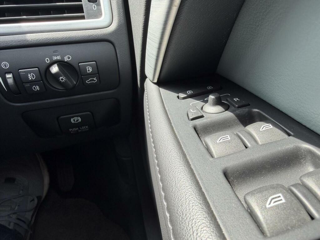 Volvo XC70 D5 Se Lux Awd Silver #88