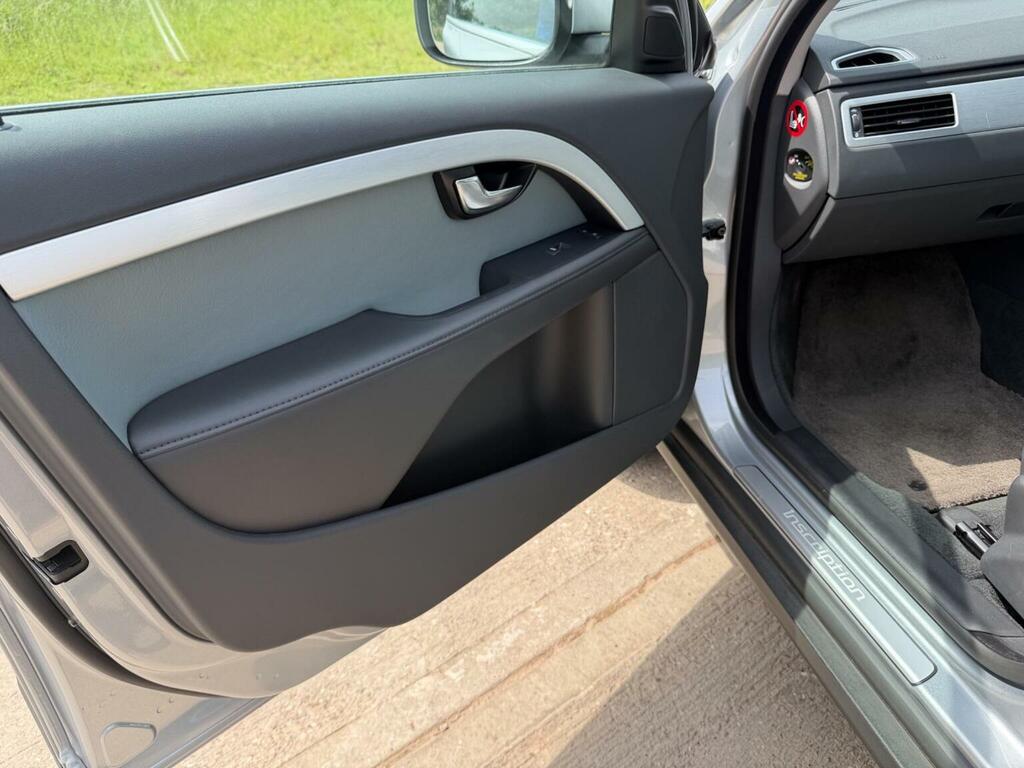 Volvo XC70 D5 Se Lux Awd Silver #59