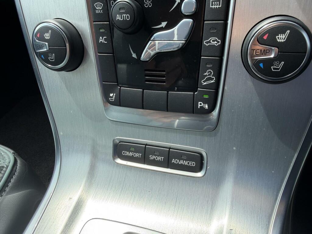 Volvo XC70 D5 Se Lux Awd Silver #83