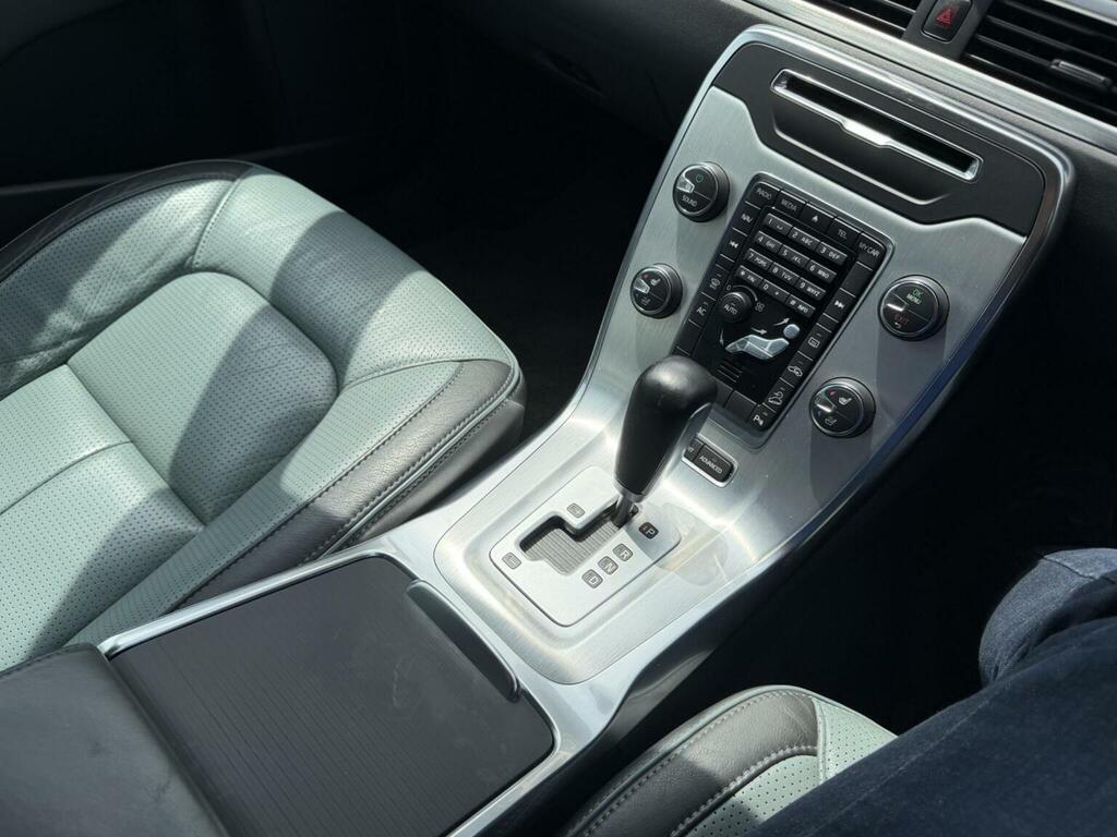 Volvo XC70 D5 Se Lux Awd Silver #81