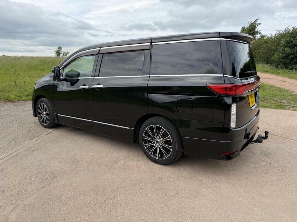 Nissan Elgrand Mpv Red #46