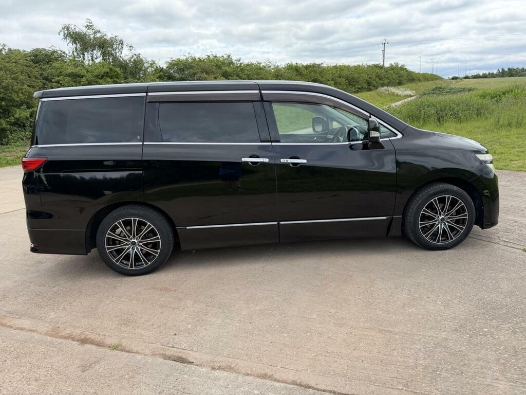 Nissan Elgrand Mpv Red #13