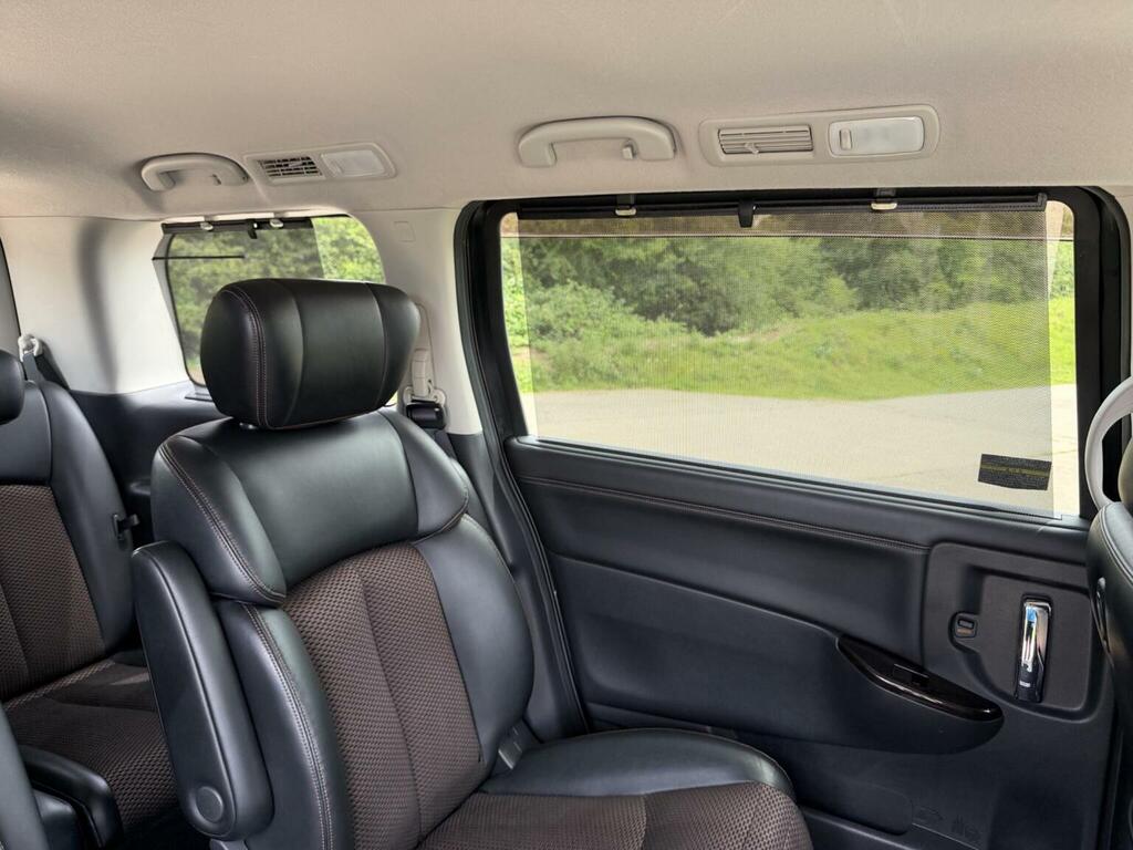 Nissan Elgrand Mpv Red #30