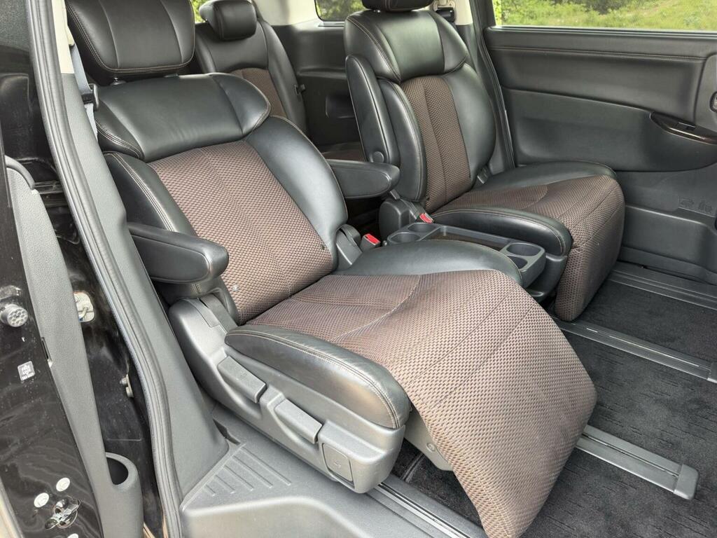 Nissan Elgrand Mpv Red #34