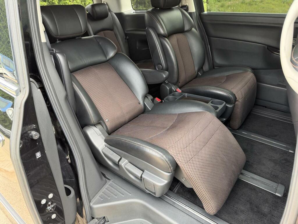 Nissan Elgrand Mpv Red #31