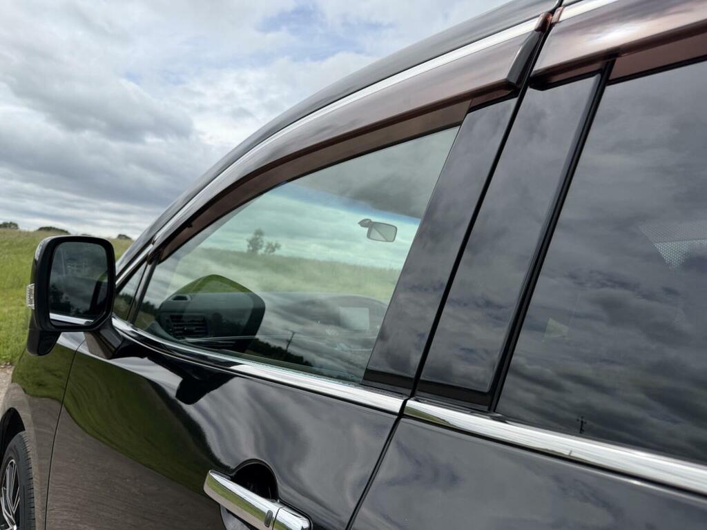 Nissan Elgrand Mpv Red #26