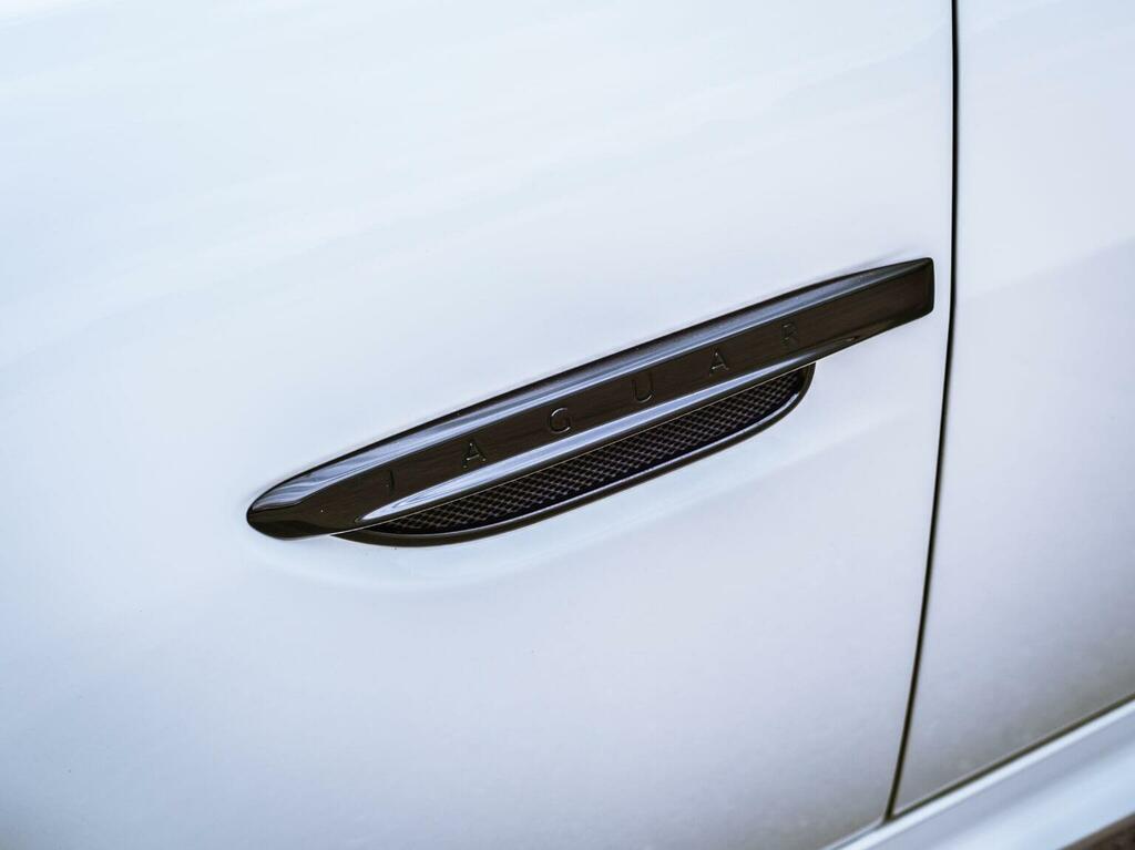 Jaguar XKR-S Xk R-s White #15