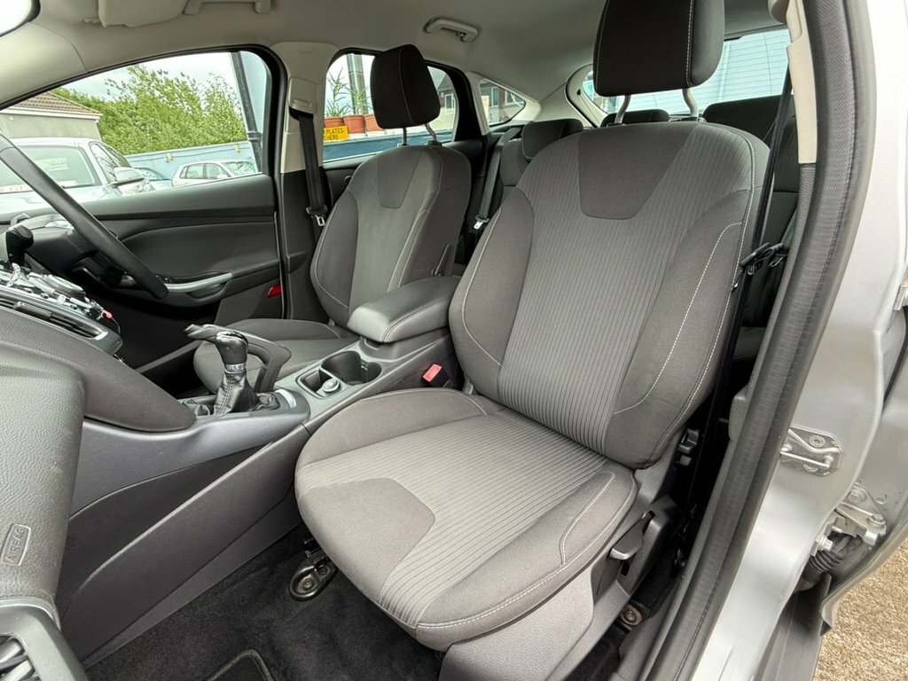Ford Focus 1.6 Tdci Titanium Euro 5 Ss Black #24
