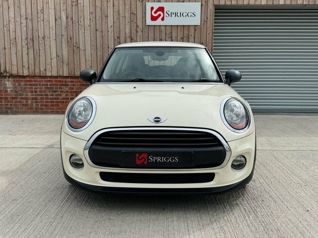 Mini Hatch 2016 1.2 One Hatchback Euro 6 S RO16OGB White #4