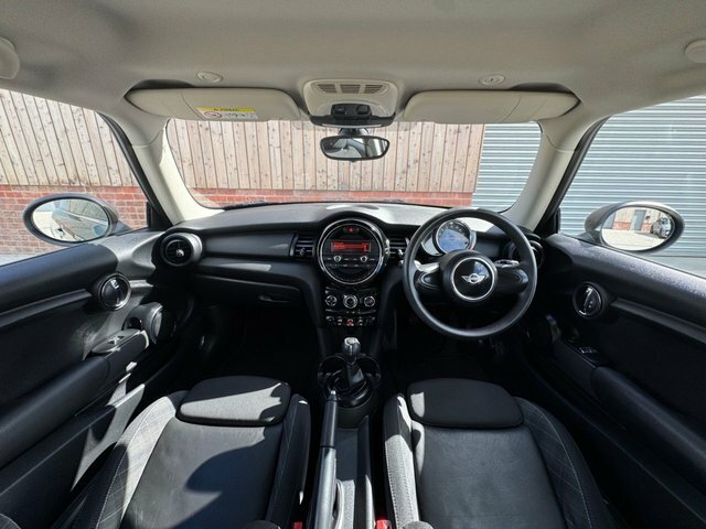Mini Hatch 2017 1.5 One Hatchback Euro 6 S FV67AWP Green #3