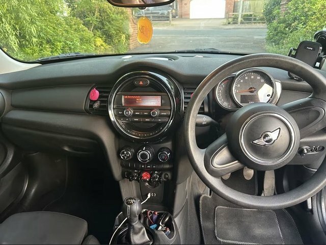 Mini Hatch 2017 1.5 One Hatchback Euro 6 S FV67AWP Green #3