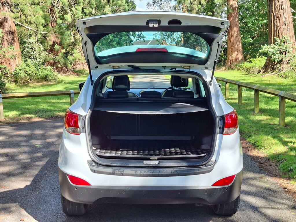 Hyundai Ix35 Premium White #4