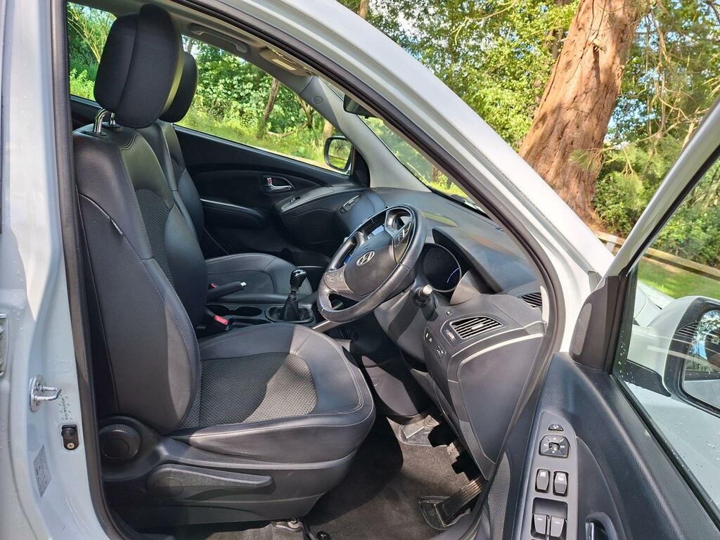 Hyundai Ix35 Premium White #6