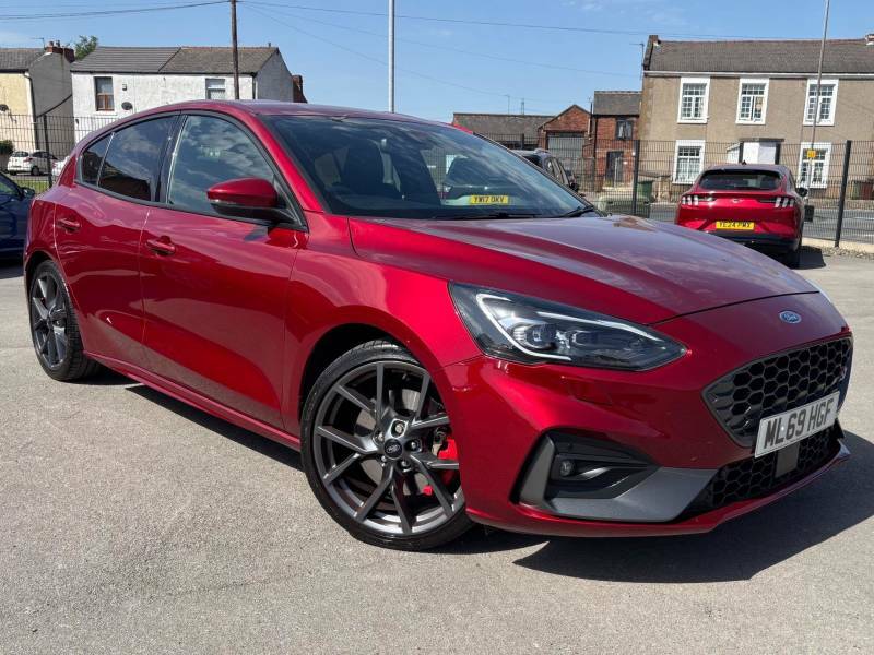 Ford Focus 2.3T Ecoboost St Euro 6 Ss Red