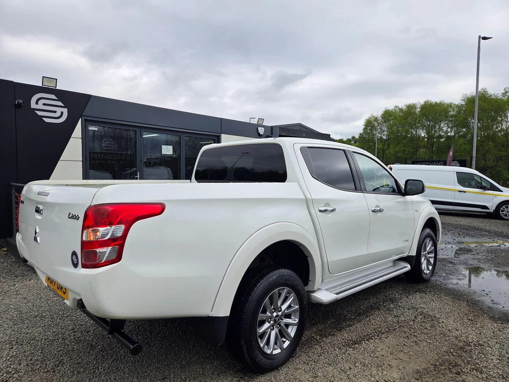 Mitsubishi L200 Pickup 2.4 Di-d Dc Titan 4Wd Euro 6 201717 White #5