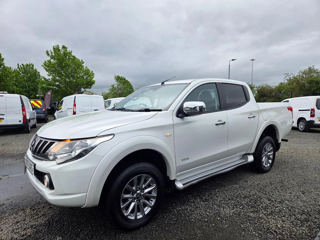 Mitsubishi L200 Pickup 2.4 Di-d Dc Titan 4Wd Euro 6 201717 White #6