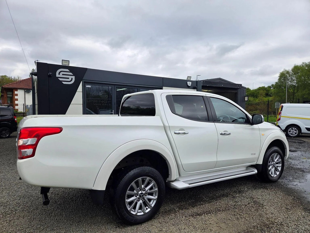 Mitsubishi L200 Pickup 2.4 Di-d Dc Titan 4Wd Euro 6 201717 White #4