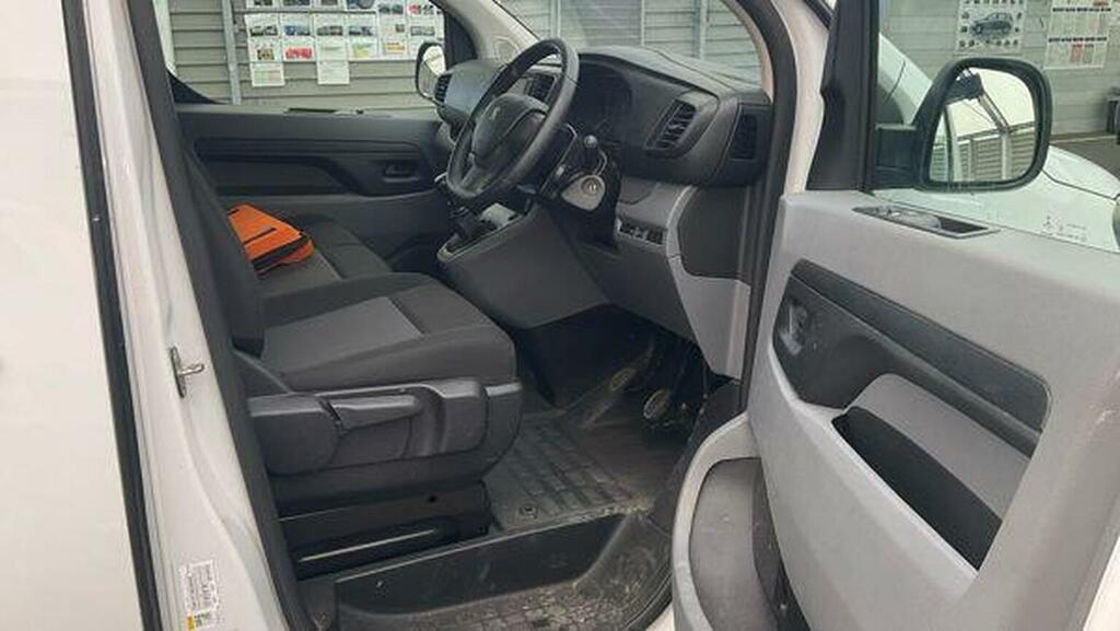 Peugeot Expert 1.5L Professional Premium 6Dr White #10