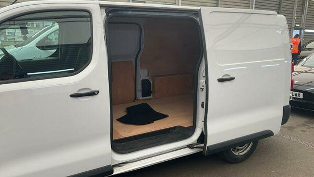 Peugeot Expert 1.5L Professional Premium 6Dr White #9