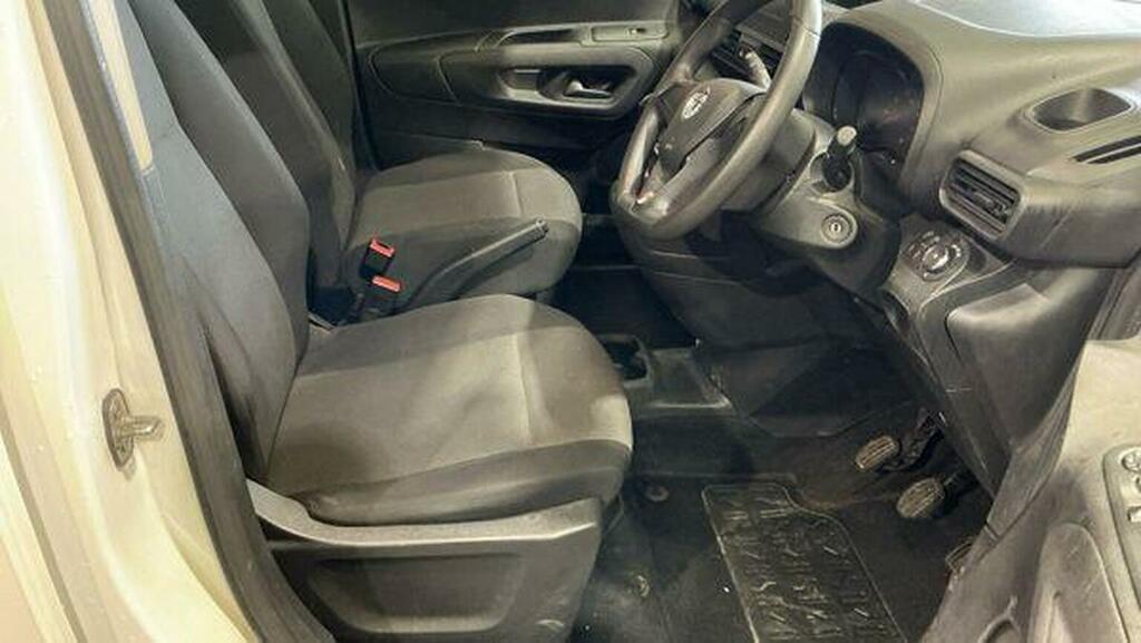 Vauxhall Combo 2300 1.5 Turbo D 100Ps L2 H1 Dynamic Van White #23