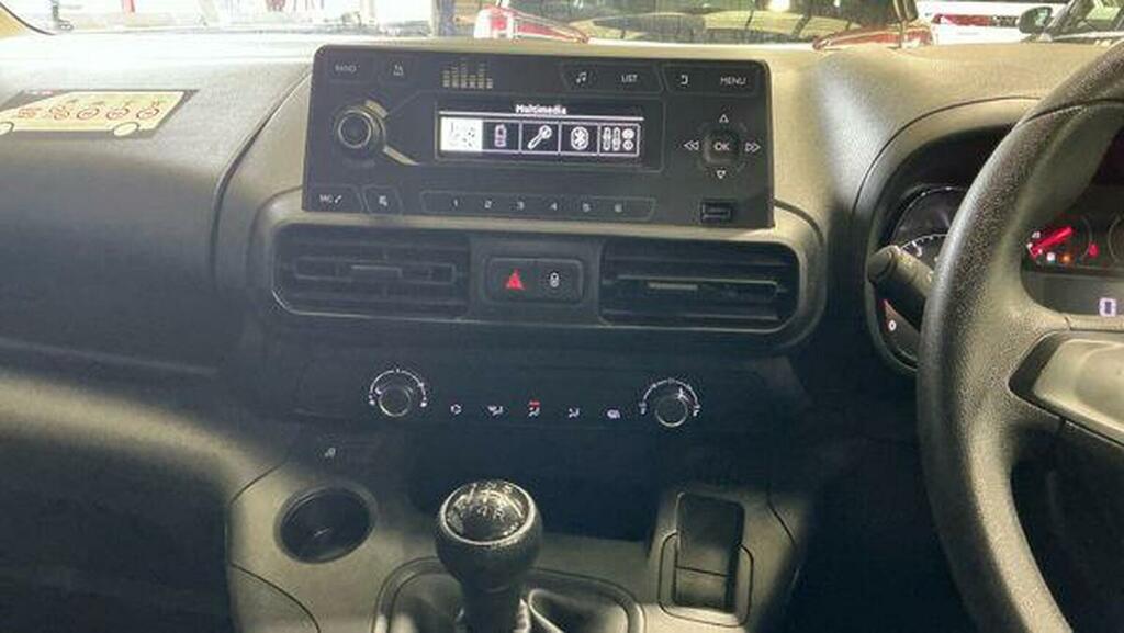 Vauxhall Combo 2300 1.5 Turbo D 100Ps L2 H1 Dynamic Van White #25