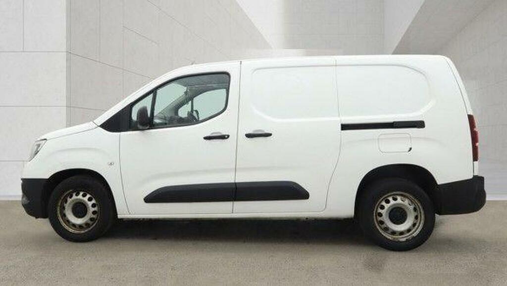 Vauxhall Combo 2300 1.5 Turbo D 100Ps L2 H1 Dynamic Van White #18