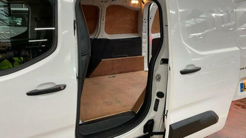 Citroen Berlingo 1.5 Bluehdi Silver #10
