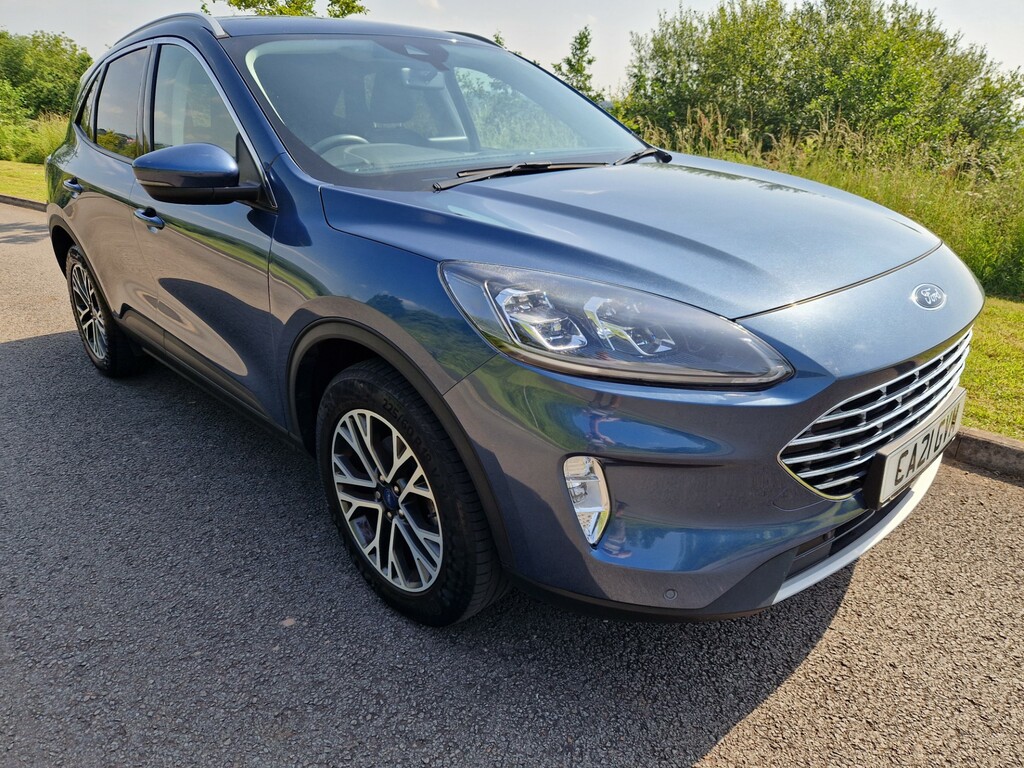 Ford Kuga Titanium Edition #2