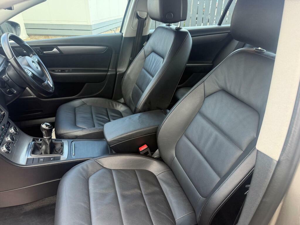 Volkswagen Passat Grey #15