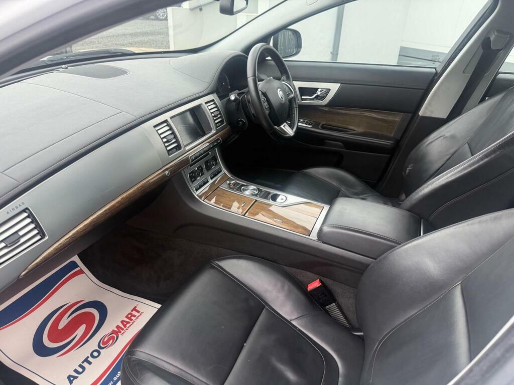 Jaguar XF D Sport Black #15